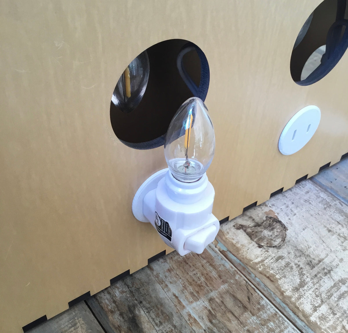 Mock-let – Dummy Outlet for Nightlight Display (bag of 4)